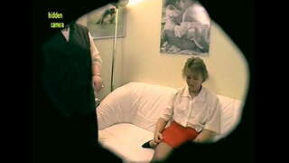 2 lesbiennes Milfs jouer un jouet anal! Amateurcommunity.xxx