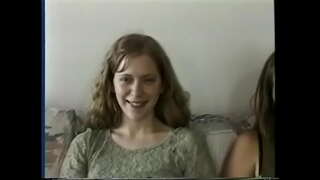 အနက်ရောင်ဆံရှင်သူငယ်ရရှိသူမ၏စူပါ-မွေးလာျမြည်းစမ်းခြင်းအားဖြင့်အကောင်းဆုံးအမျိုးသမီးမိတ်ဆွေသူငယ်ချင်း