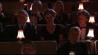 Сэлія Джонс-лесбіянка-грубае шоў з бутэлькай і бейсбольным мячом