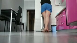 ���ां खेल मा भान्सा । धेरै horny र गीला बिल्ली