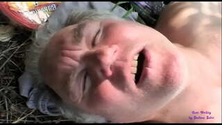 ���े साथ देखता है दो पुराने पुरुषों कमबख्त खुले ग्रामीण इलाकों में और उन्हें मिलती है